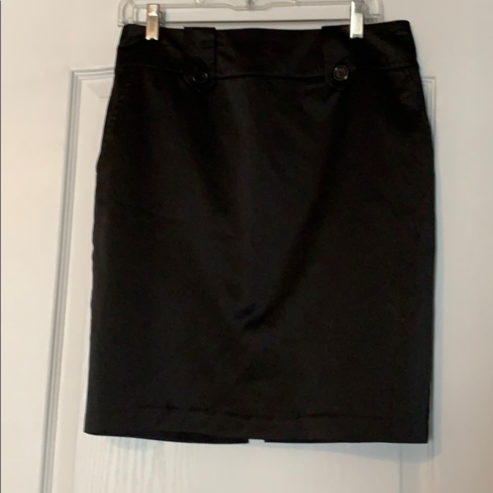 Black pencil skirt with pockets.